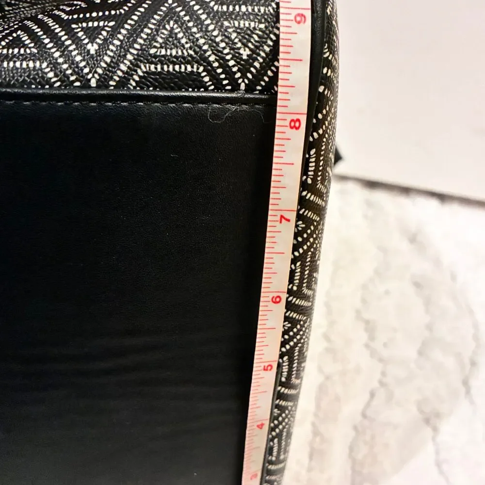 NWOT Aldo Black White Luggage Monogram Signature Weekender Duffle Bag Carry on